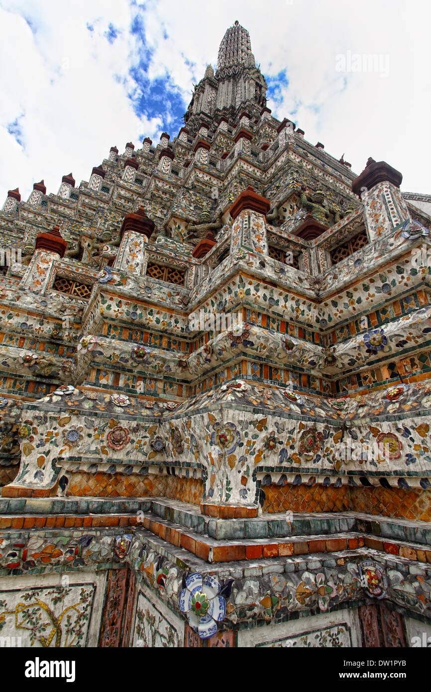 Wat Arun Closeup Hi res Stock Photography And Images Alamy