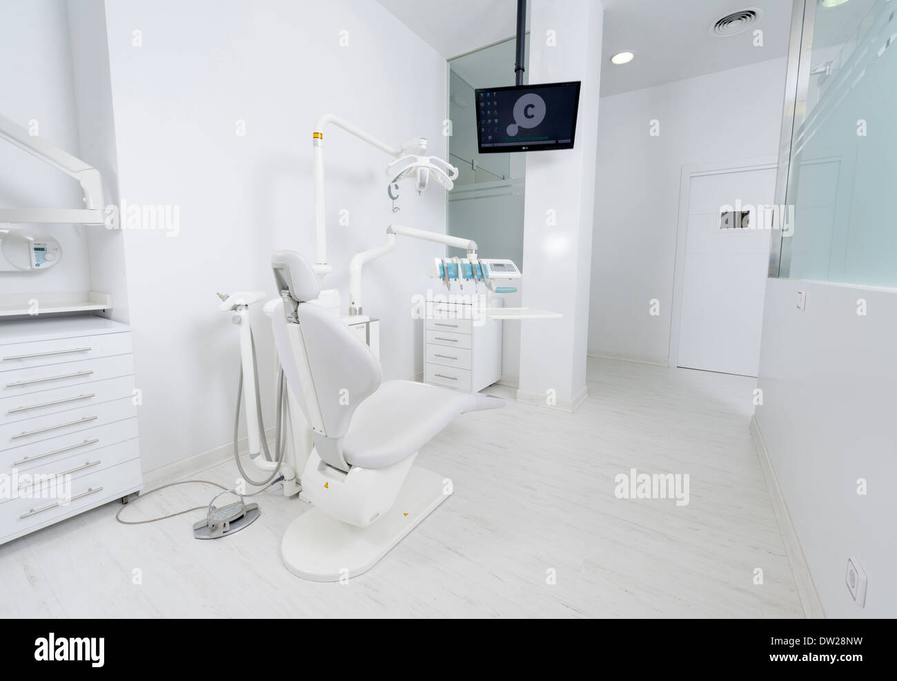 106,800+ Dental Clinic Stock Photos, Pictures & Royalty-Free Images -  iStock