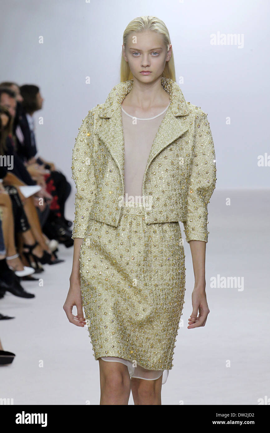 Paris Ii Model Model Paris Fashion Week Spring/Summer 2013 - Giambattista Valli ...