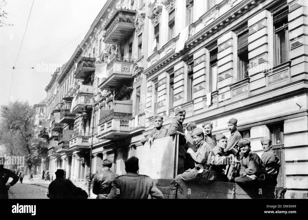 Allied victory berlin 1945 hi-res stock photography and images - Alamy