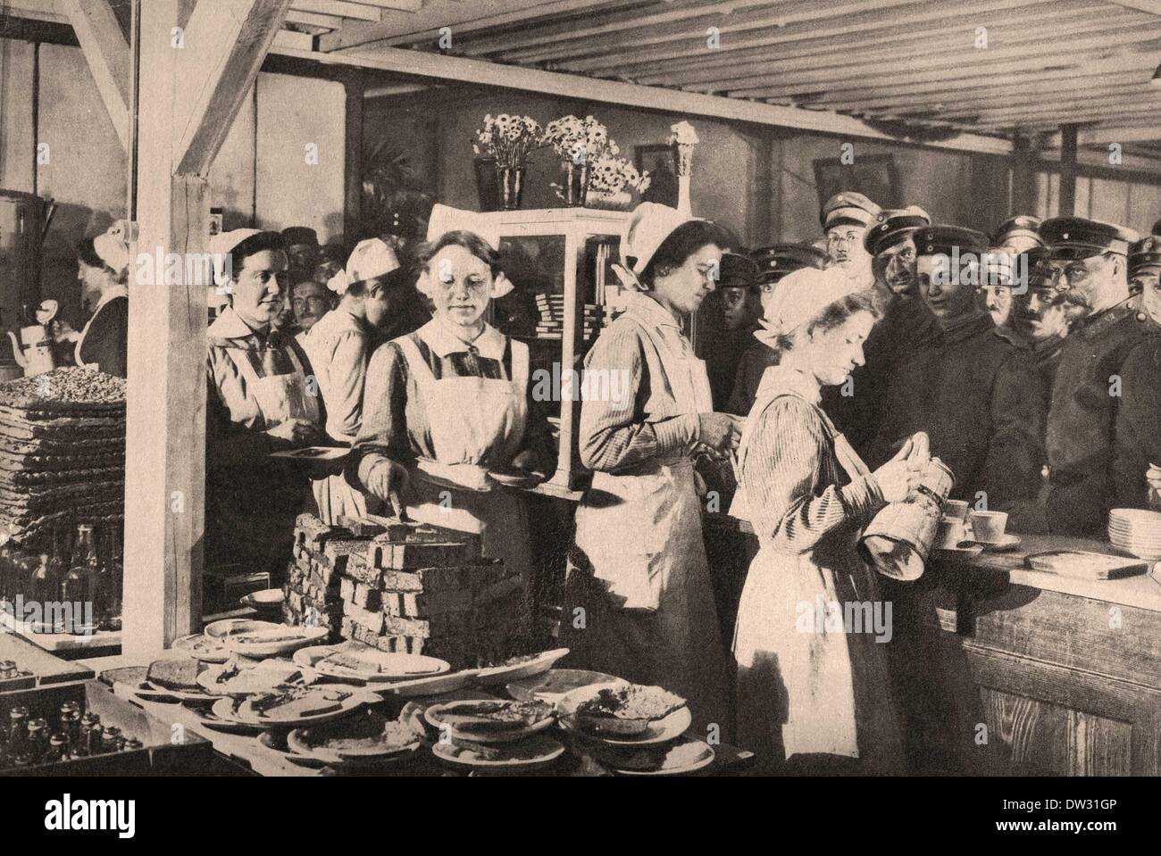 Germany 1918 food hi-res stock photography and images - Alamy