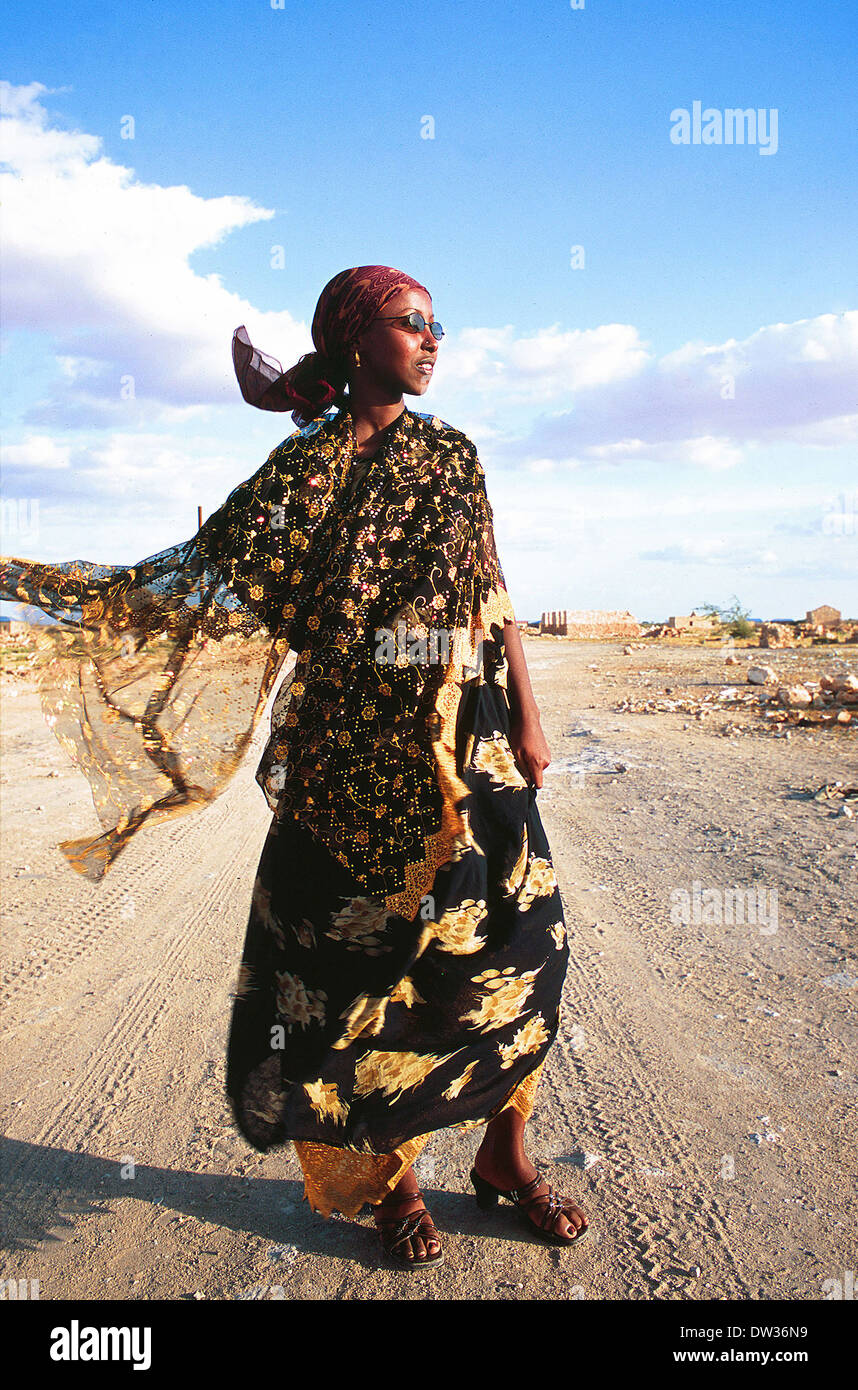 Somali Clan chief teenage daughter dressed in Islamic clothes poses on waste land in northern Galkayo Somalia,circa June 2006 Stock Photo
