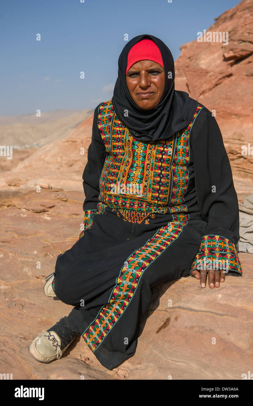 Bedouin woman at the High Place of Sacrifice, Petra, Jordan Stock Photo