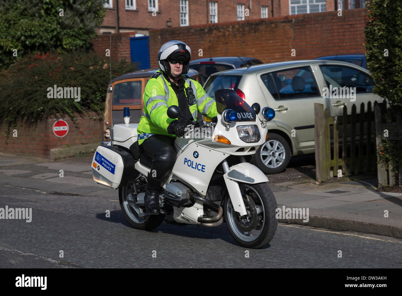 Hampton, Middlesex, UK. 26th February 2014. A convoy of classic police motor vehicles from Hampton Garage to New Scotland Yard, London. Credit:  Colin Hutchings/Alamy Live News Stock Photo