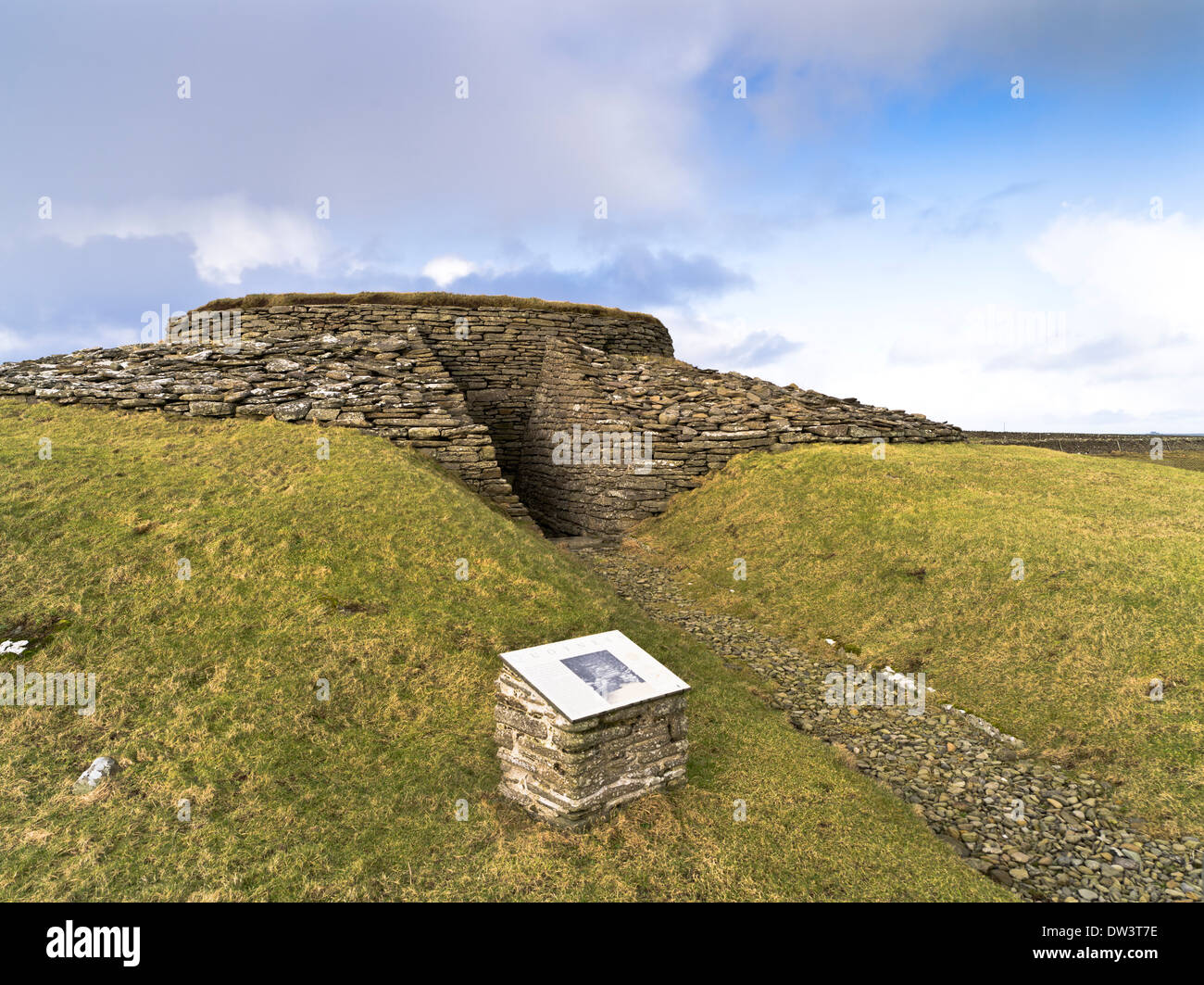dh Quoyness chambered cairn SANDAY ISLAND ORKNEY ISLES Elsness neolithic burial site mound prehistoric britain uk ancient bronze age chamber Stock Photo