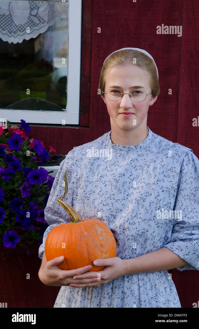 Young mennonite hires stock photography and images Alamy