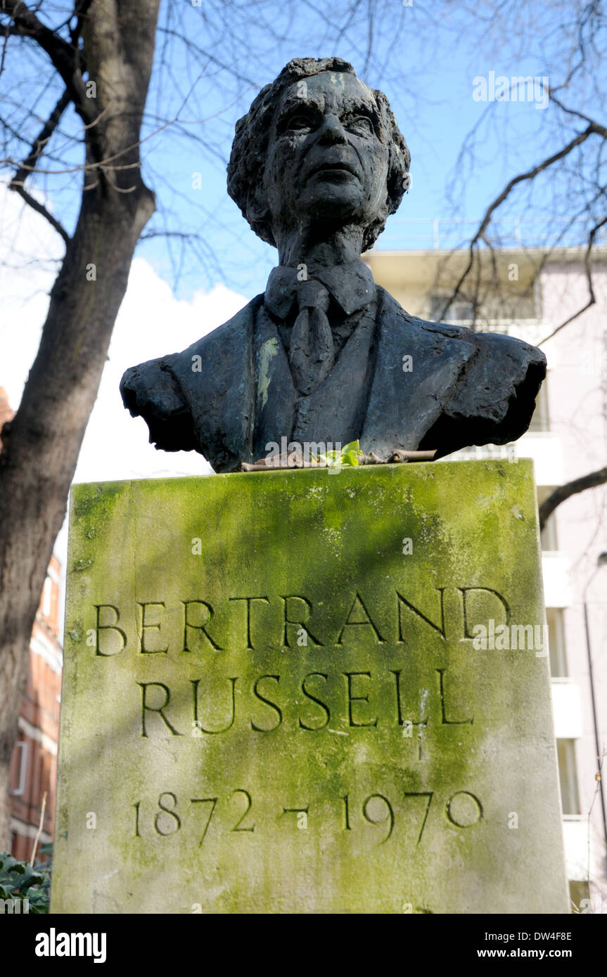 London, England, UK. Memorial bust (by Marcelle Quinton; 1980) of Bertrand Russell (1872-1970; philosopher) in Red Lion Square Stock Photo