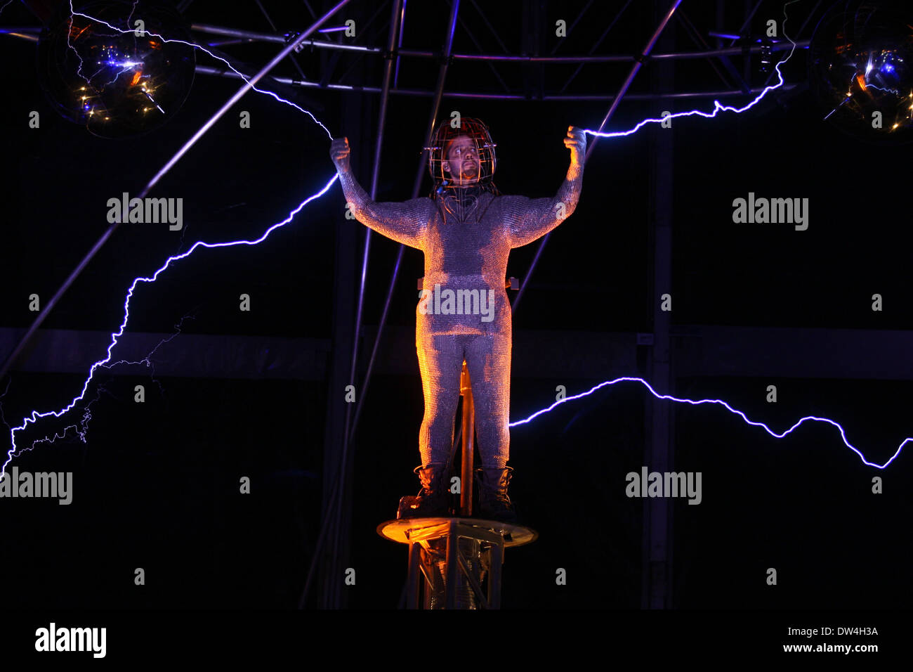 David blaine dressed in chain mail hires stock photography and images