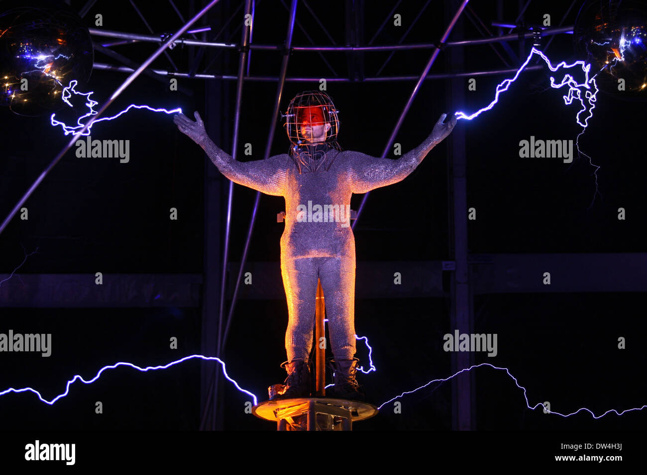 David Blaine dressed in a chainmail suit begins his latest challenge