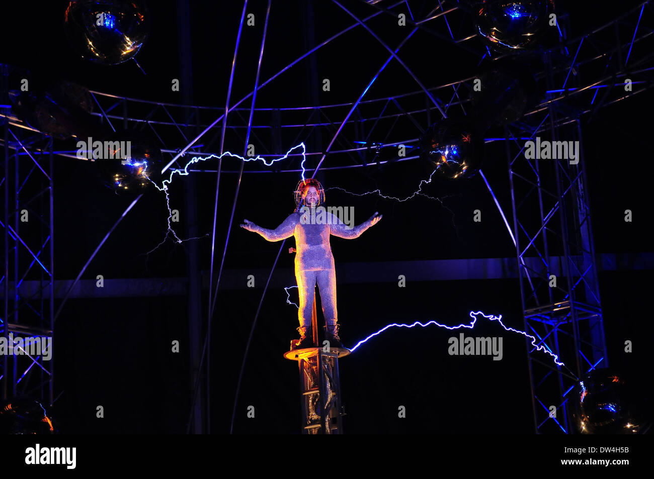 David Blaine dressed in a chainmail suit begins his latest challenge