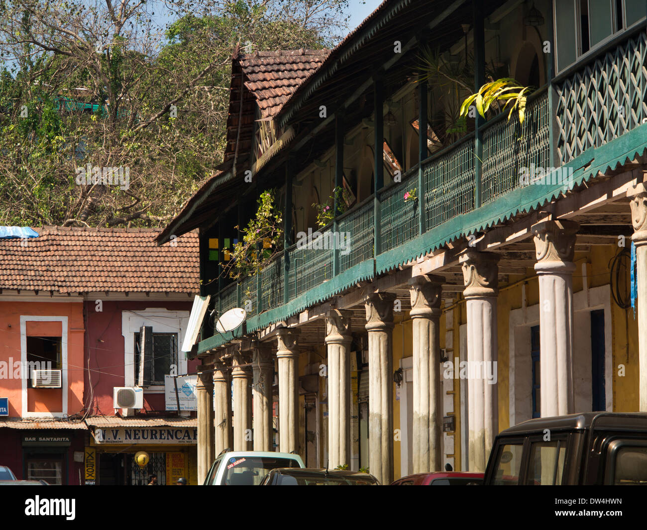 India, Goa, Panjim, Fontainhas, old Portuguese Latin Quarter, pillars of Colonial era building Stock Photo