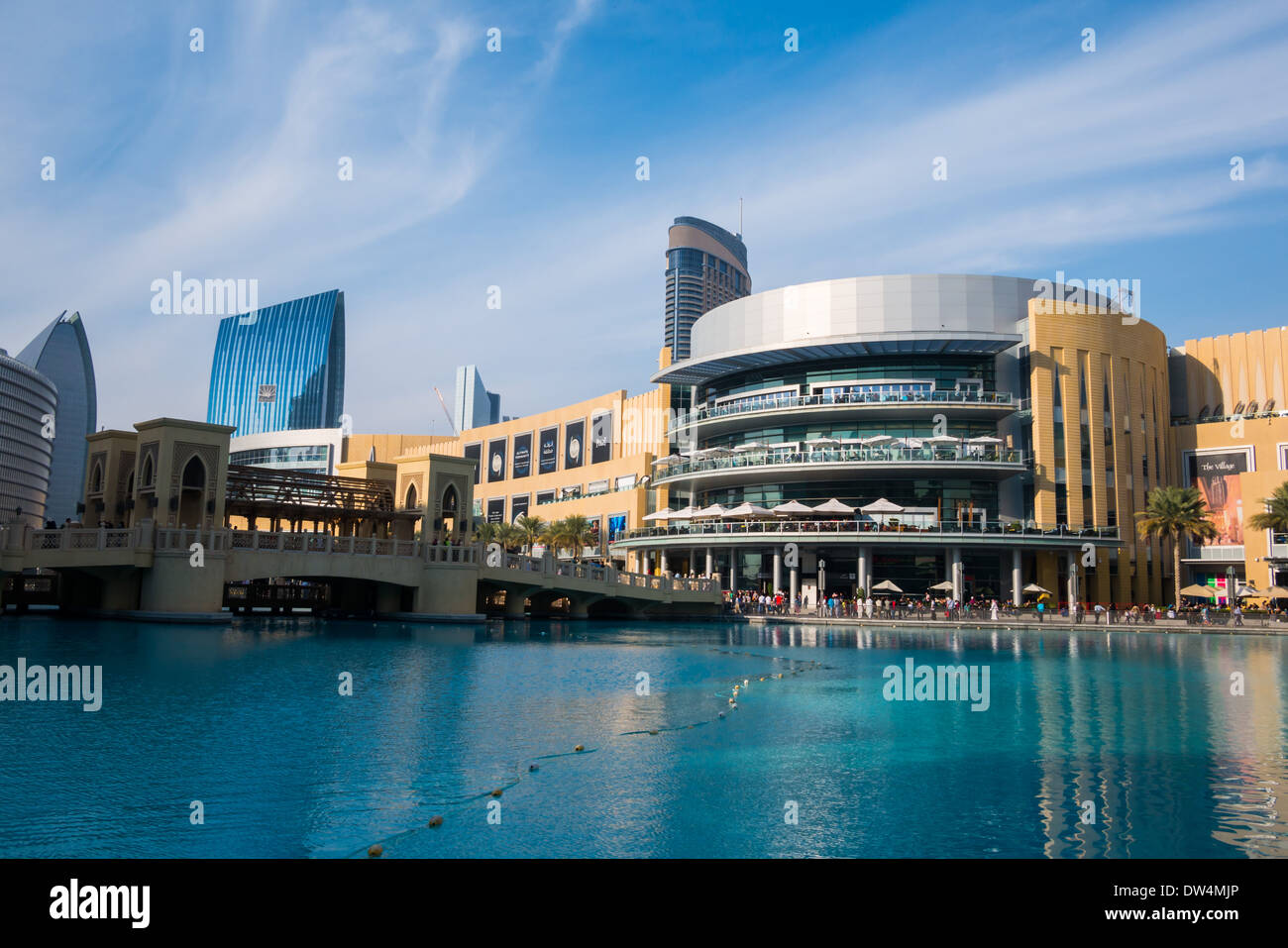 Dubai shopping mall exterior hi-res stock photography and images - Alamy