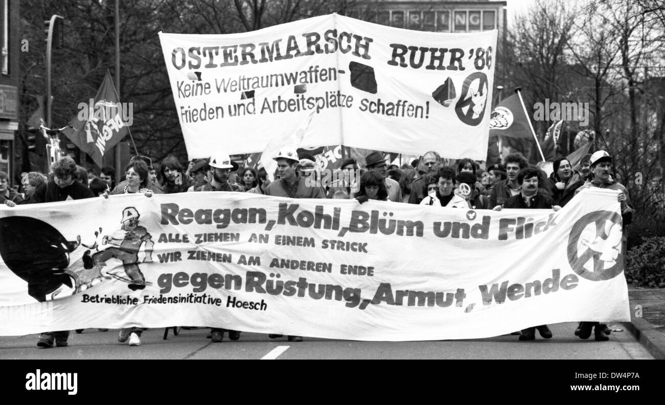 The now traditional Easter march Ruhr 1986, across the area Stock Photo