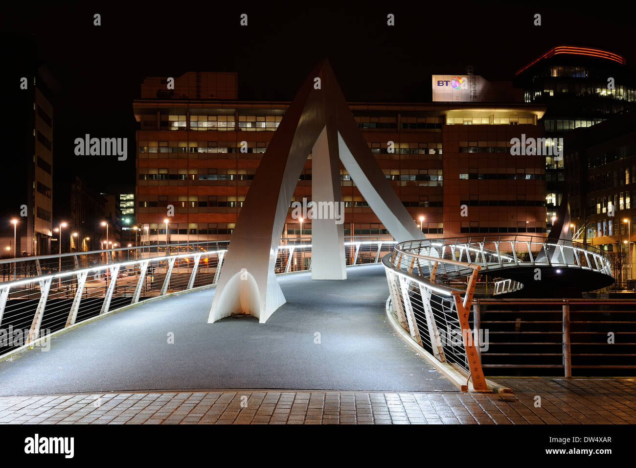 Glasgow's Tradeston-Broomielaw Bridge pedestrian bridge at night Stock Photo