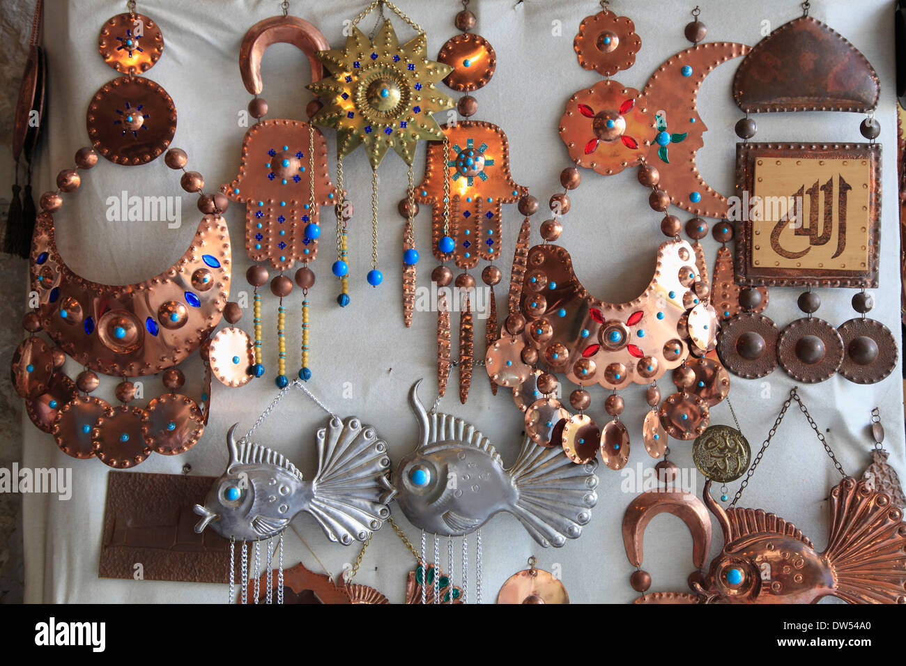 Qatar, Doha, Souq Waqif, handicraft shop Stock Photo Alamy
