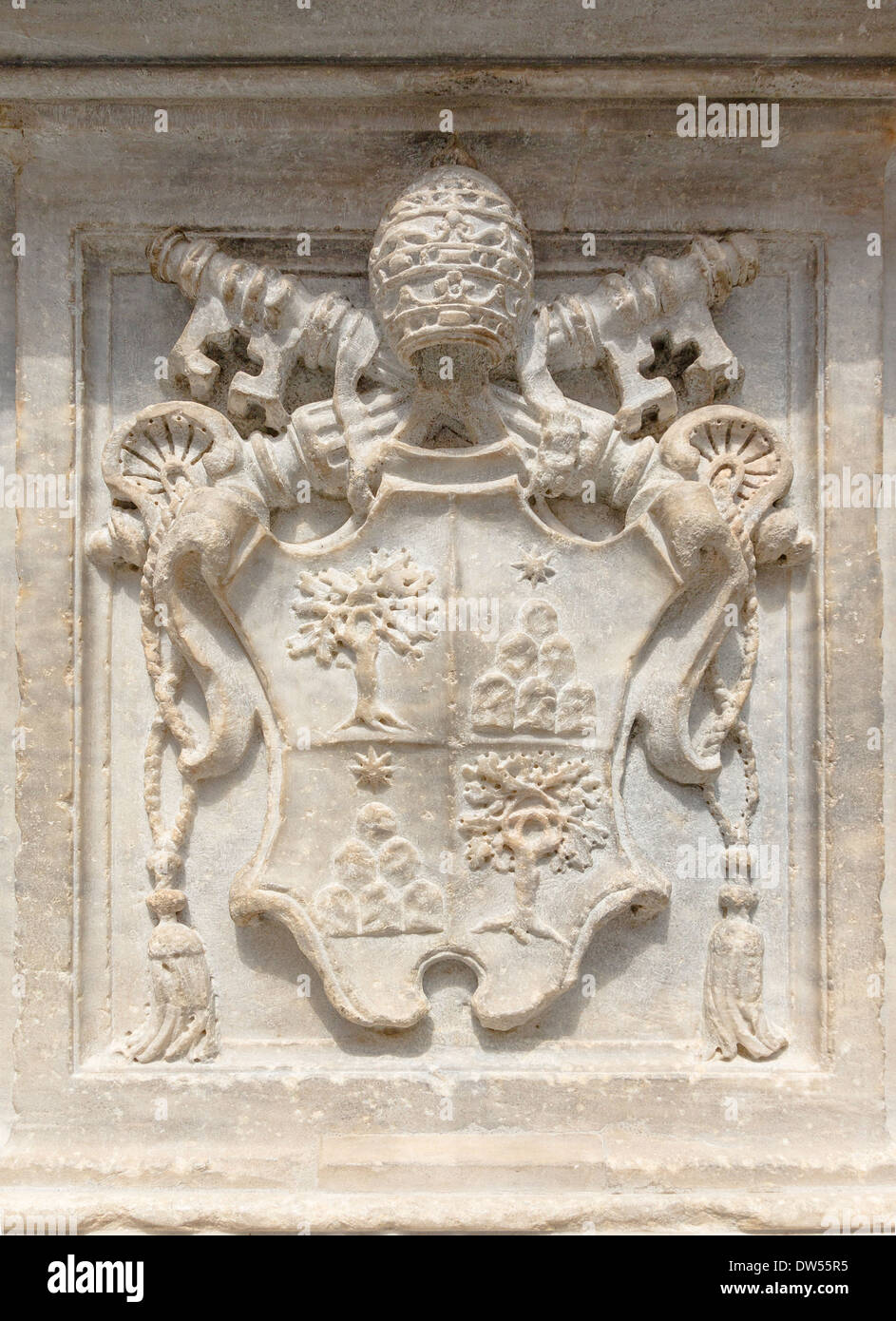 CoA of pope Alexander VII, on the pedestal of the 'Pulcino' by Bernini, Rome, Italy. Stock Photo