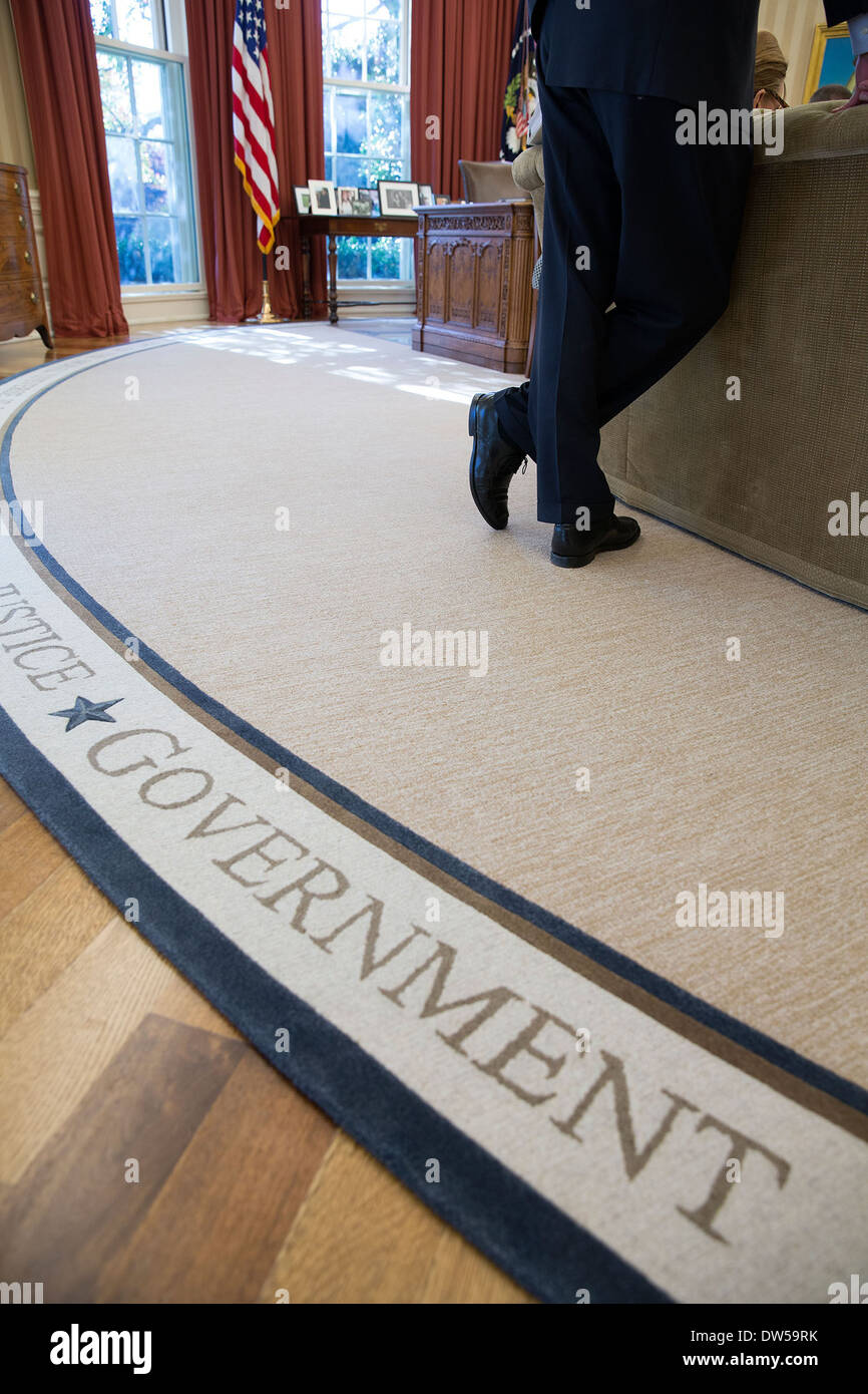 Oval office rug hires stock photography and images Alamy