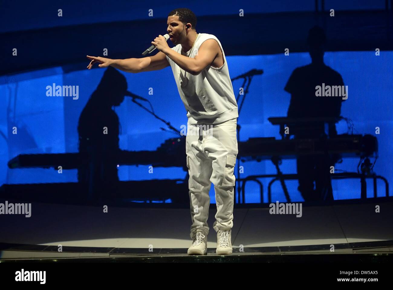 Berlin, Germany. 27th Feb, 2014. Canadian actor and rapper Drake (Aubrey Drake Graham) performs at 02 World in Berlin, Germany, 27 February 2014. Photo: Britta Pedersen/dpa/Alamy Live News Stock Photo