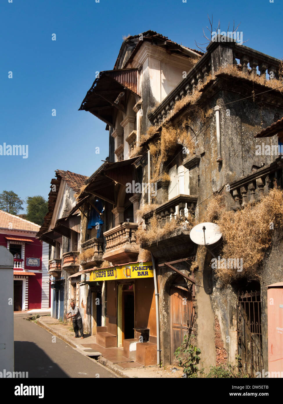 India, Goa, Panjim, Fontainhas, Joseph Bar, dilapidated building in old Portuguese Latin Quarter Stock Photo