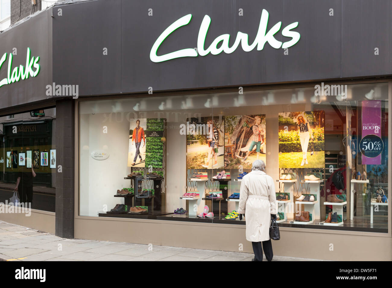 clarks clearance outlet glasgow