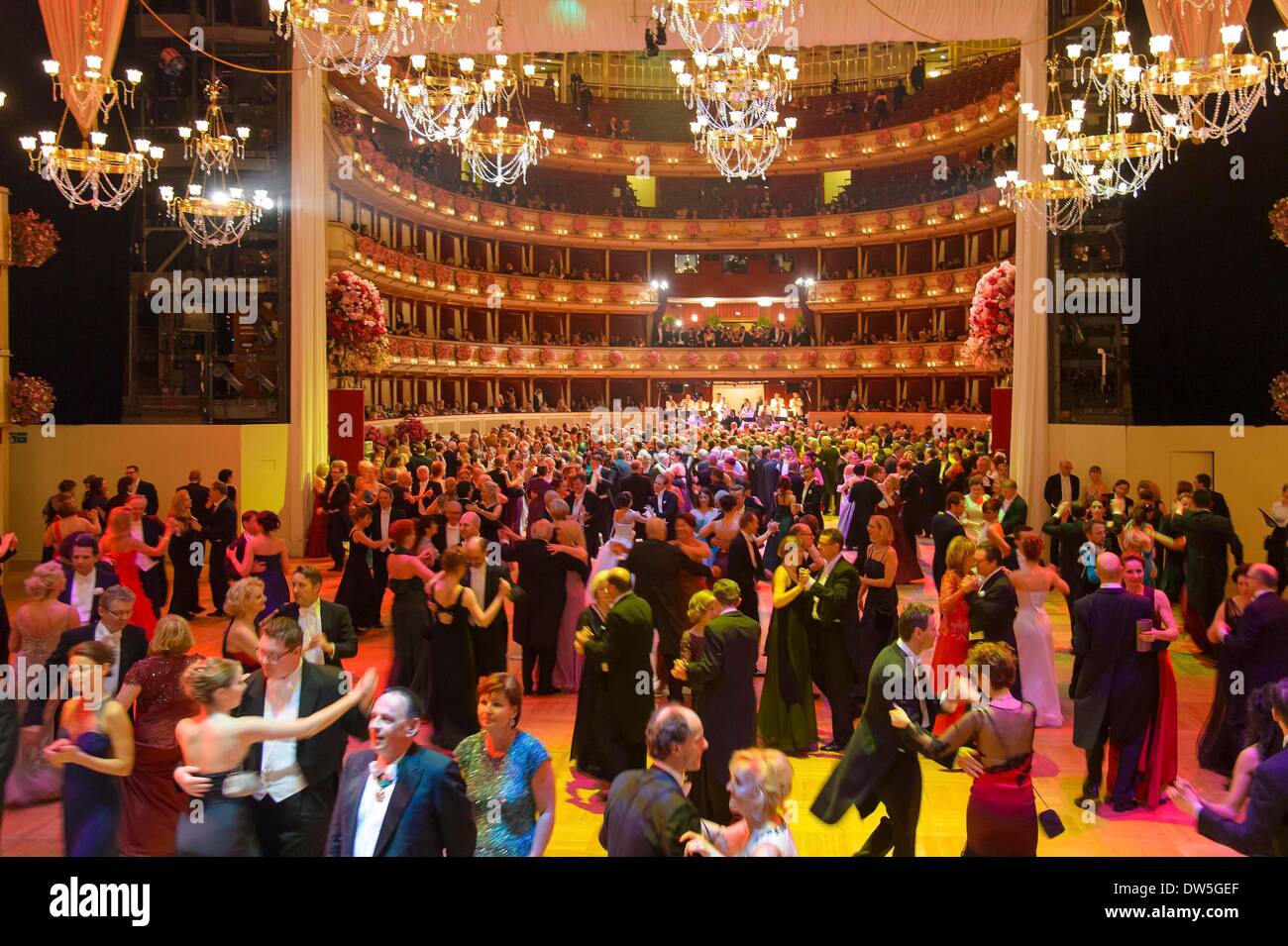 Vienna, Austria. 28th Feb, 2014. overview ballroom the Vienna