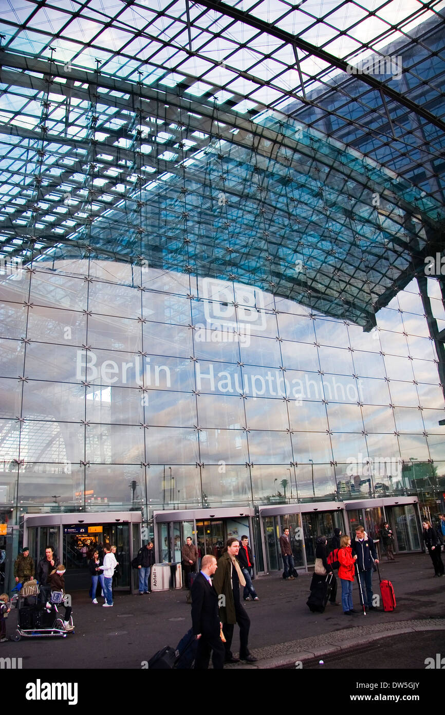 Hauptbahnhof trains main station, Berlin Stock Photo