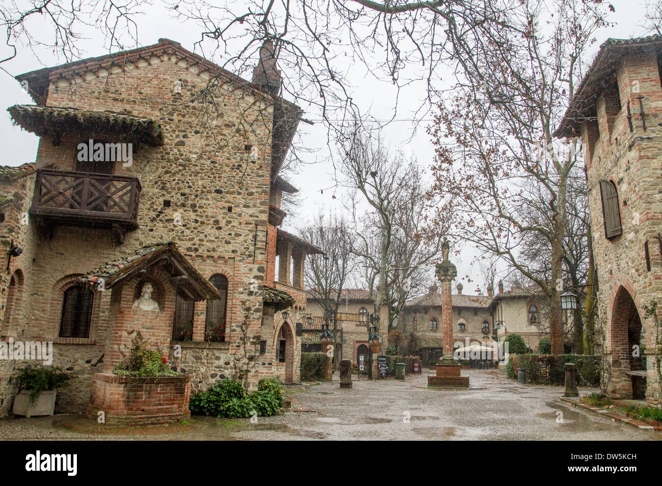 The medieval village of Grazzano Visconti, Piacenza, Emilia Romagna, Italy  Stock Photo - Alamy, image size:1300x956
