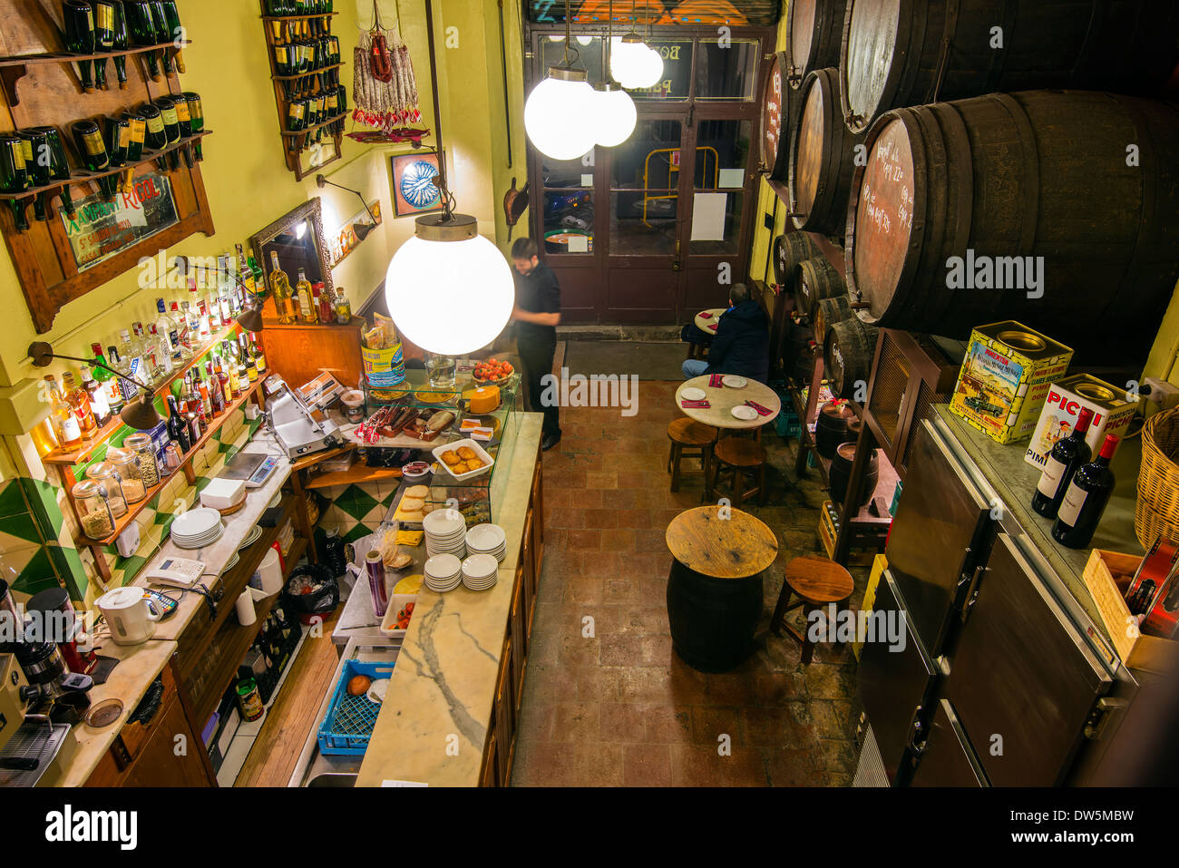 Traditional bodega bar with wooden barrels in Barri Gotic district, Barcelona, Catalonia, Spain Stock Photo