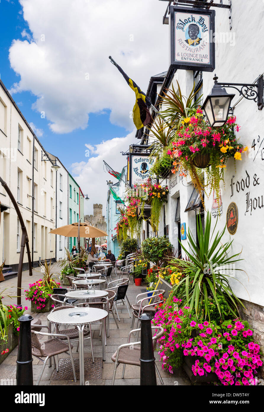 Caernarfon castle centre hires stock photography and images Alamy