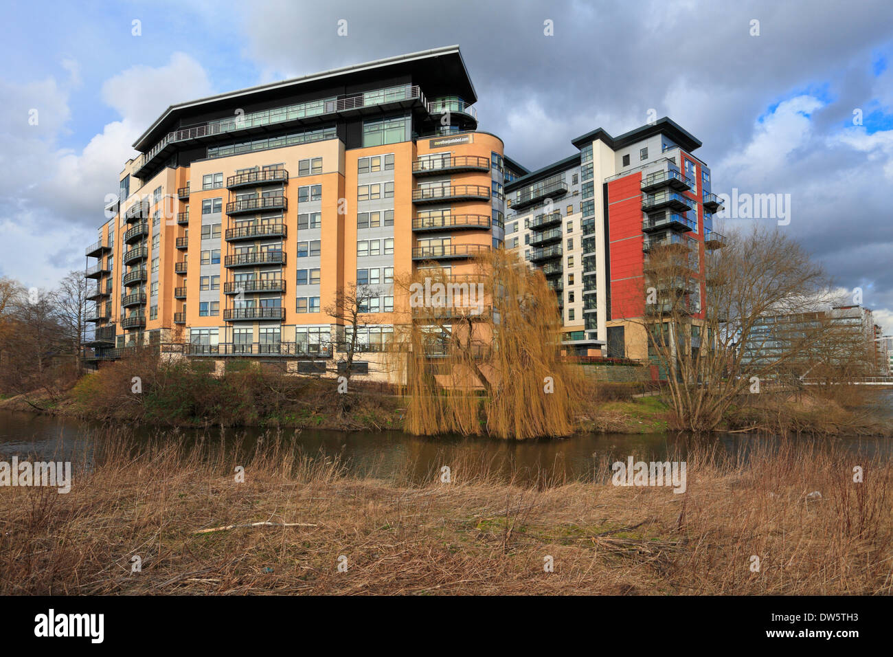 Whitehall Riverside R Net Whitehall Riverside apartments development by the River Aire, Leeds ...