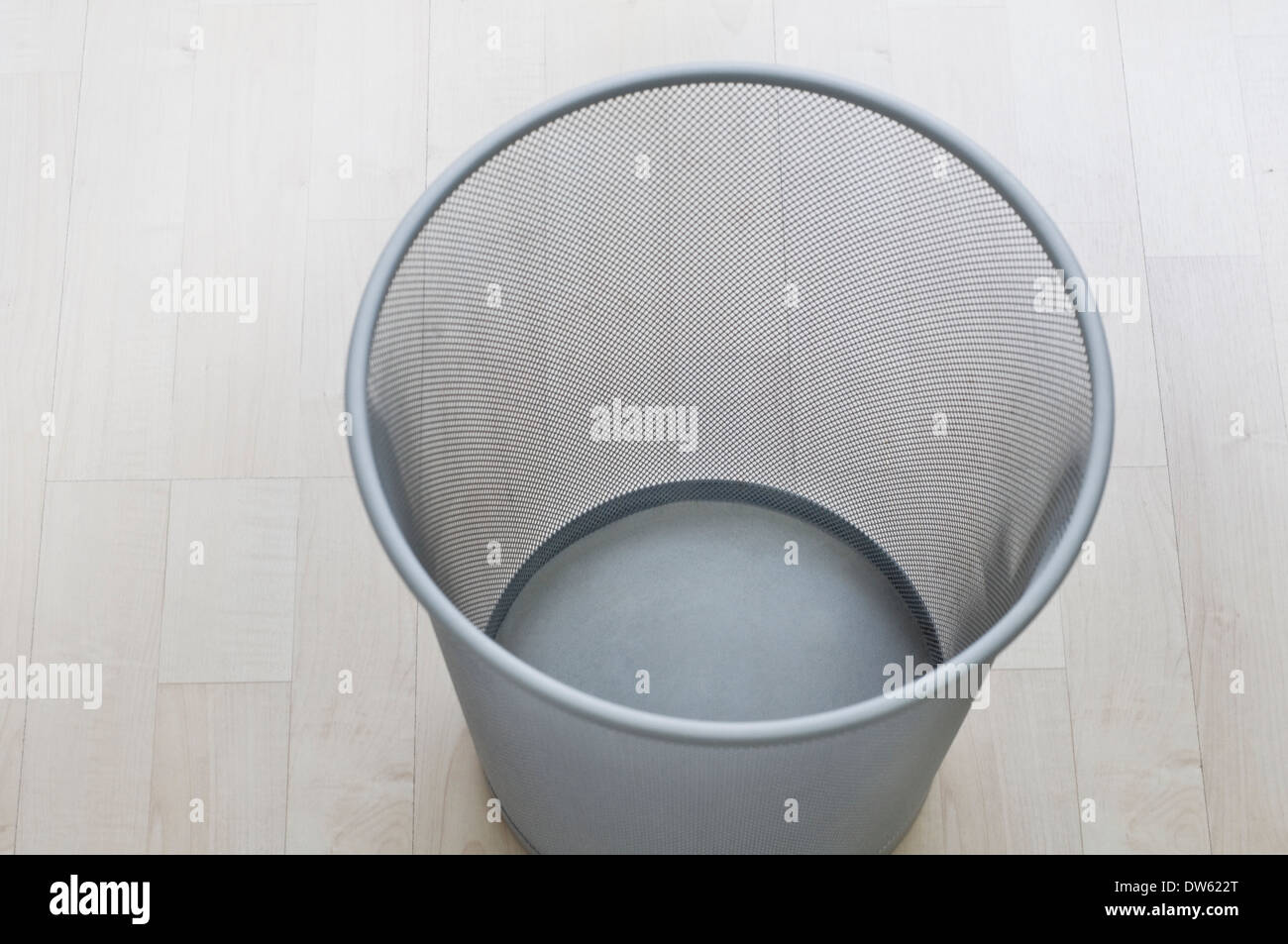 Trash can empty hi-res stock photography and images - Alamy