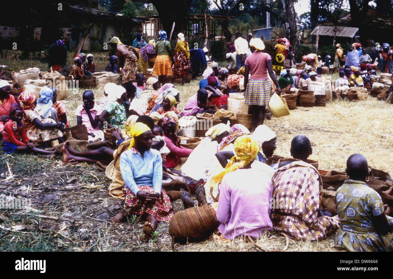 Women traders in a crowded up-country market in Kenya, 1976 Stock Photo