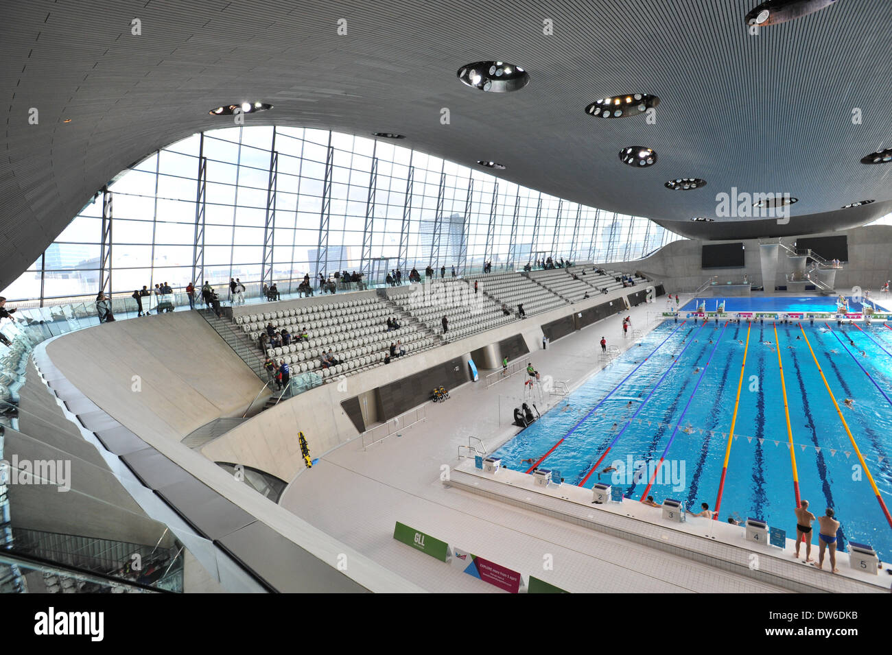 Olympic swimming pool london public Bygg et hus i