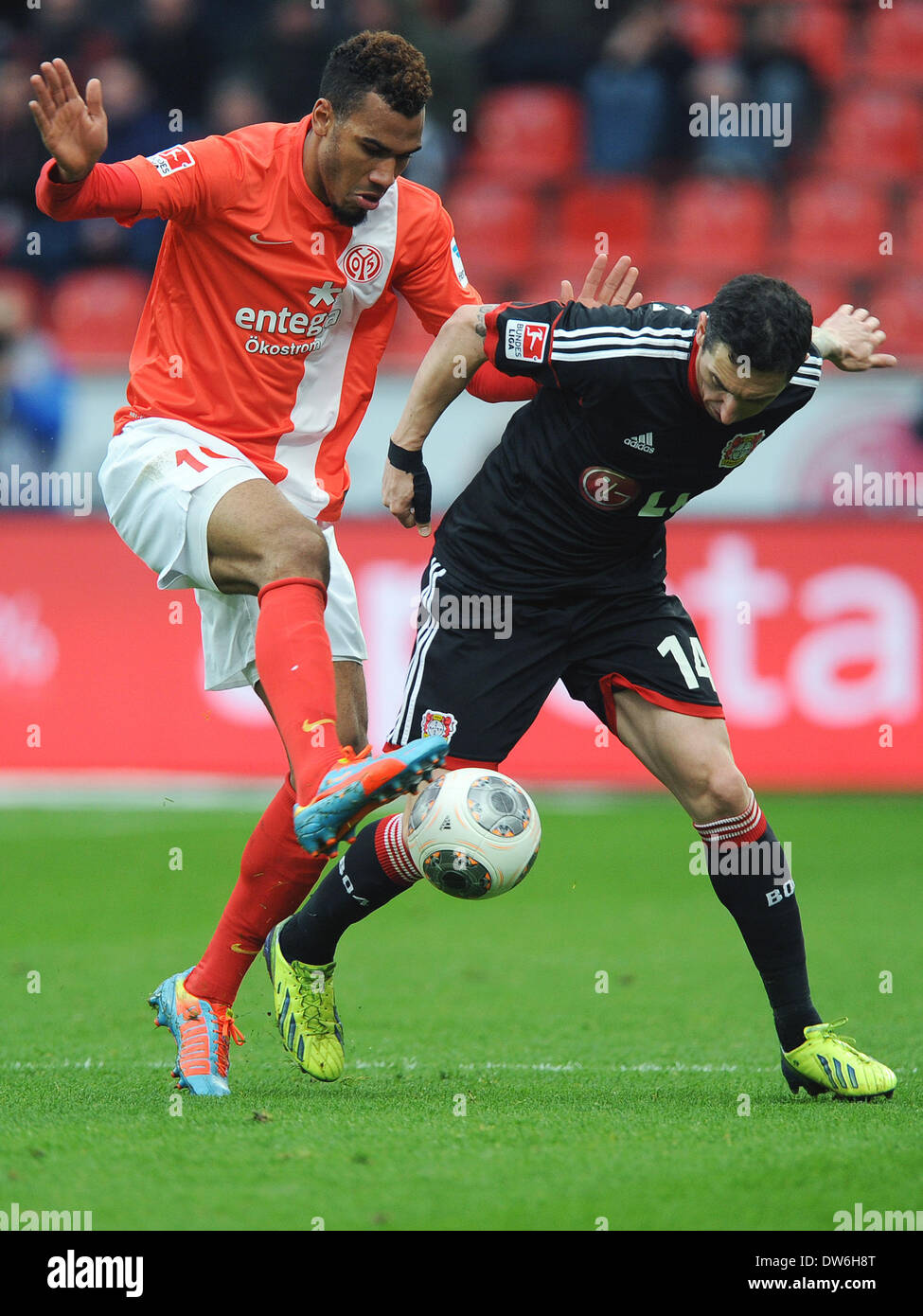 Leverkusen S Roberto Hilbert R And Mainz S Eric Maxim Choupo Moting Stock Photo Alamy