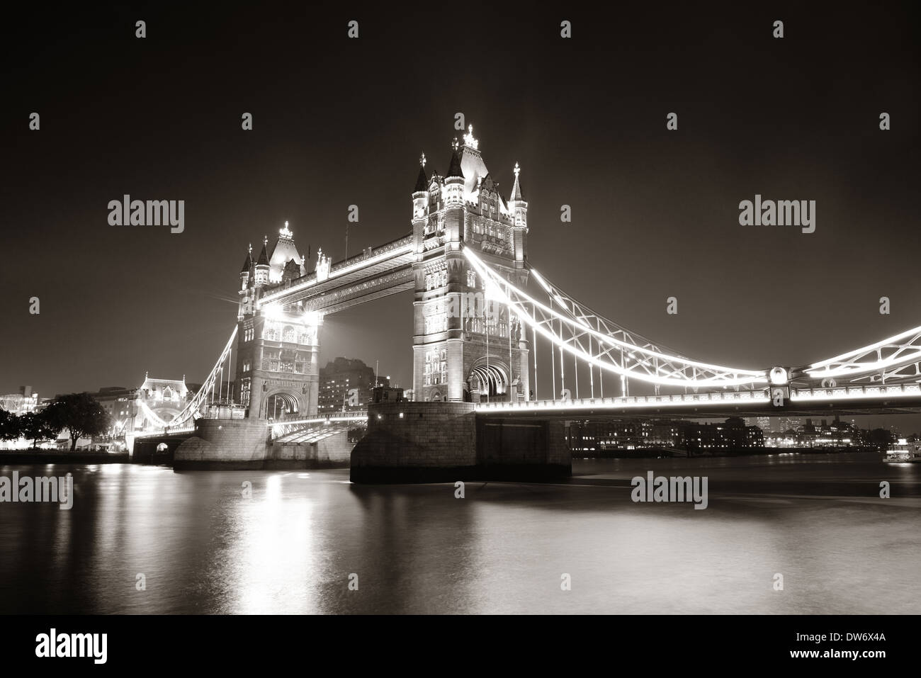 Tower Bridge in London in black and white at night Stock Photo - Alamy