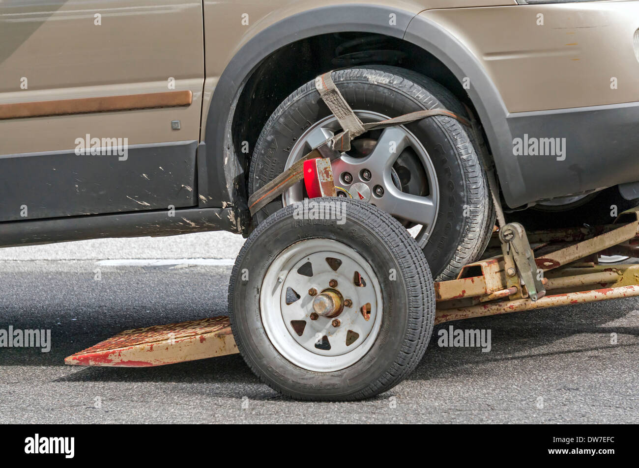 Towing dolly hires stock photography and images Alamy
