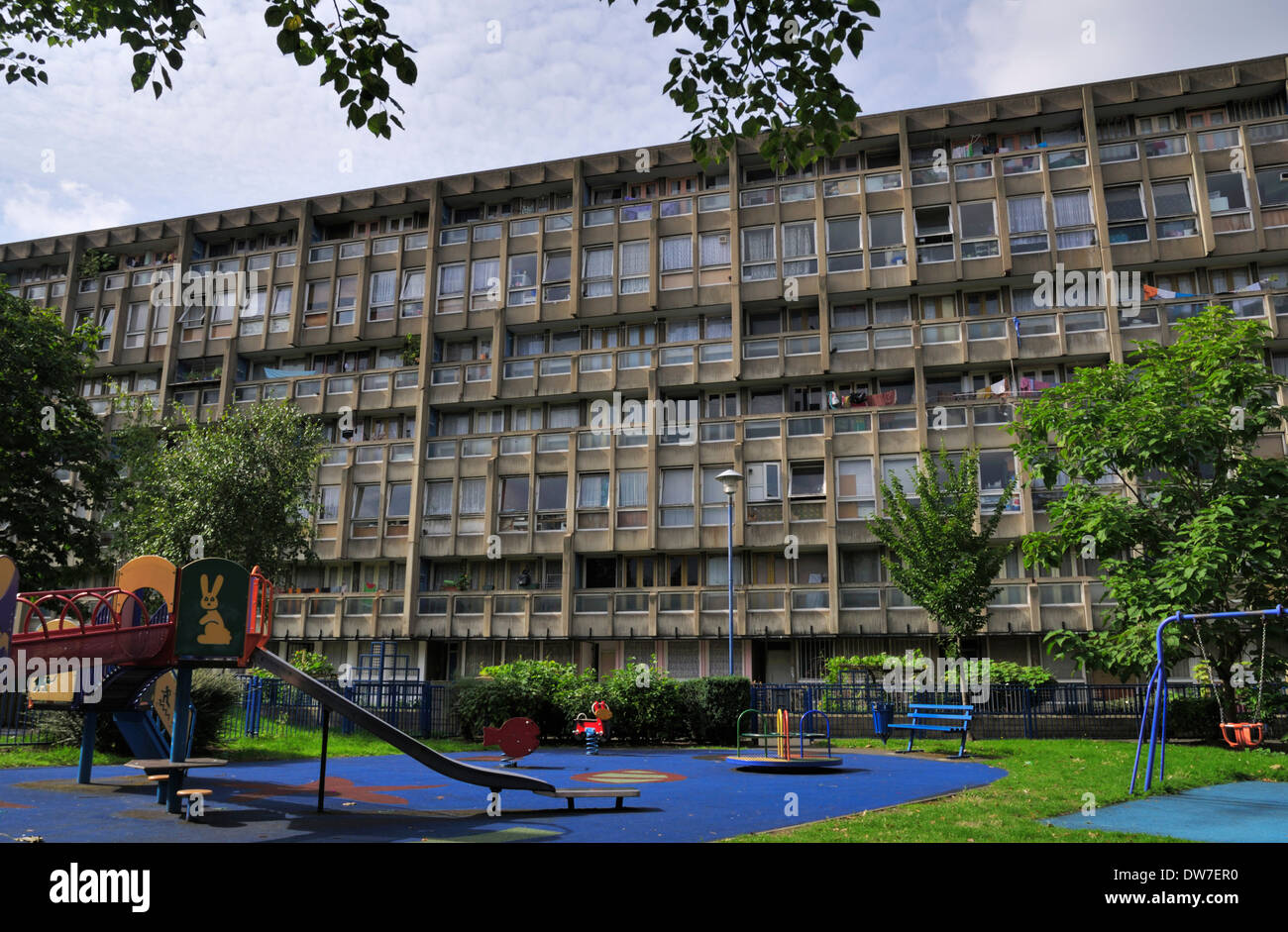 Robin Hood Gardens, Tower Hamlets, Poplar, London E14, United Kingdom Stock Photo Alamy