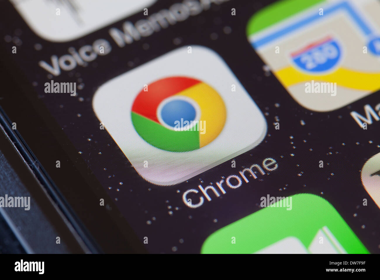 Chrome web browser app icon on mobile phone. Stock Photo