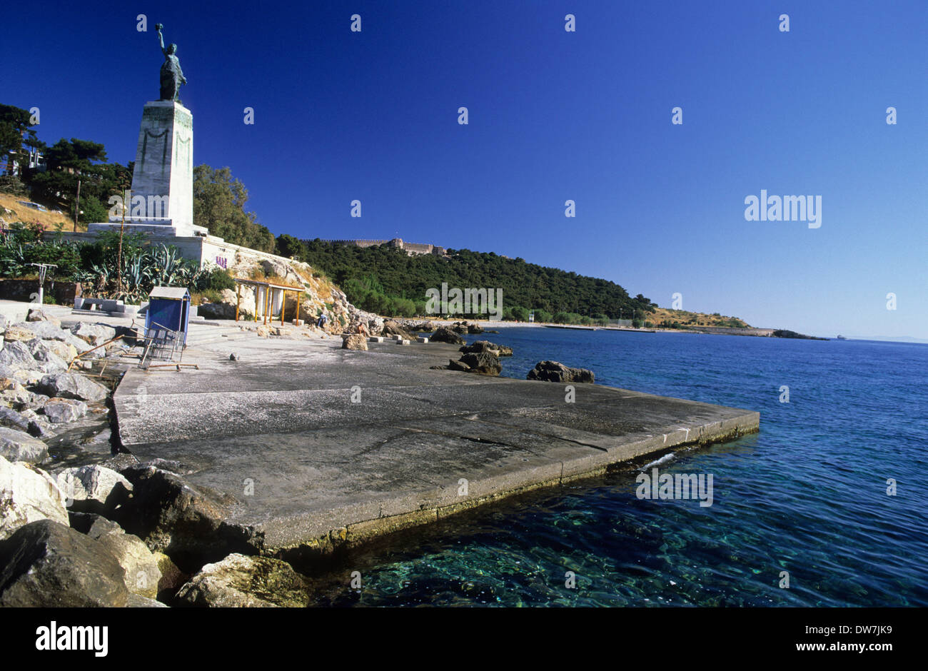 GREECE LESBOS Mitilini with statue of Mitilini overlooking harbour Stock Photo
