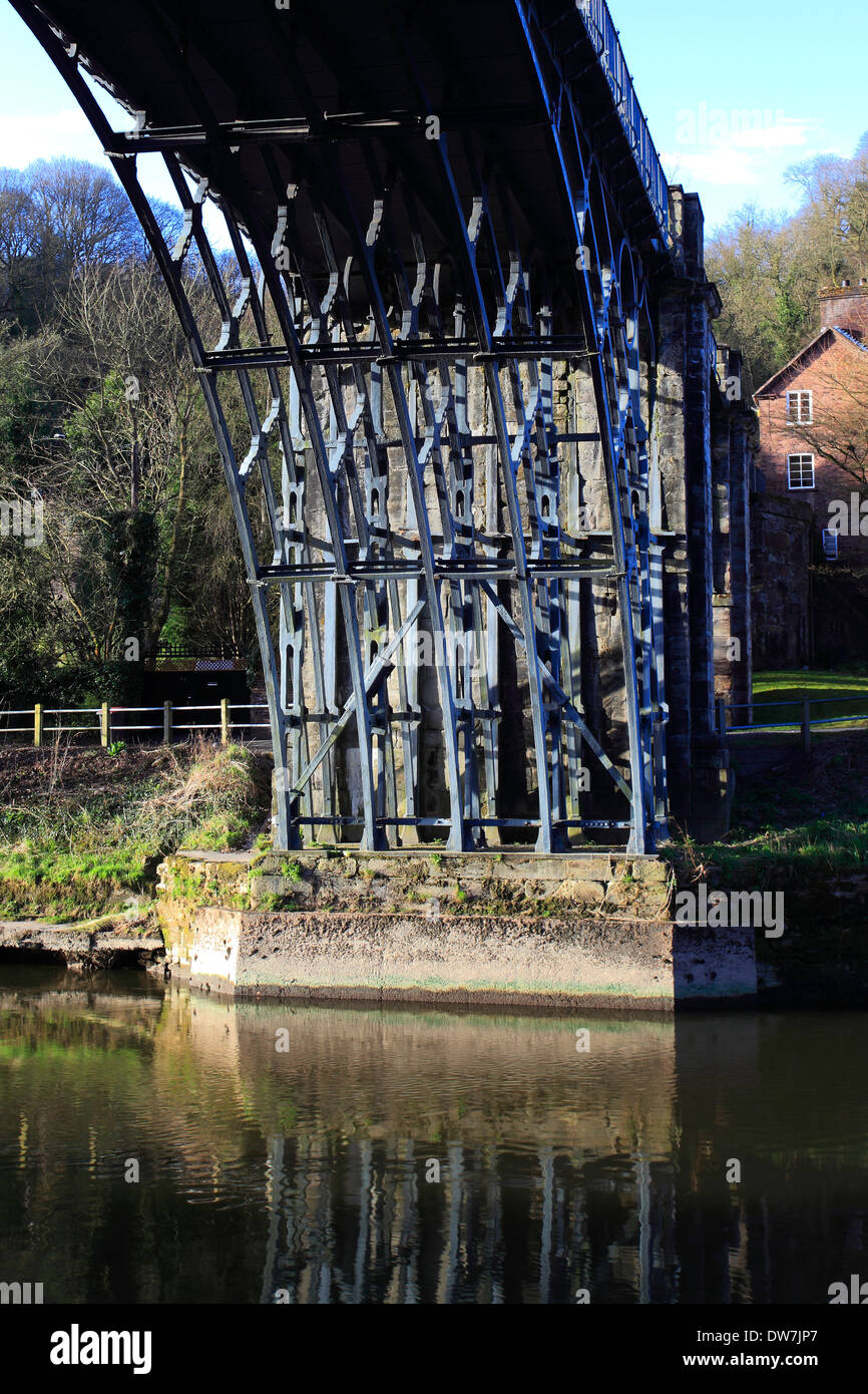 The first cast iron bridge in the world, crossing the river Severn, Coalbrookdale, Ironbridge