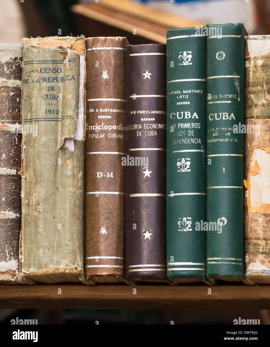 Cuba books sell in hi-res stock photography and images - Alamy