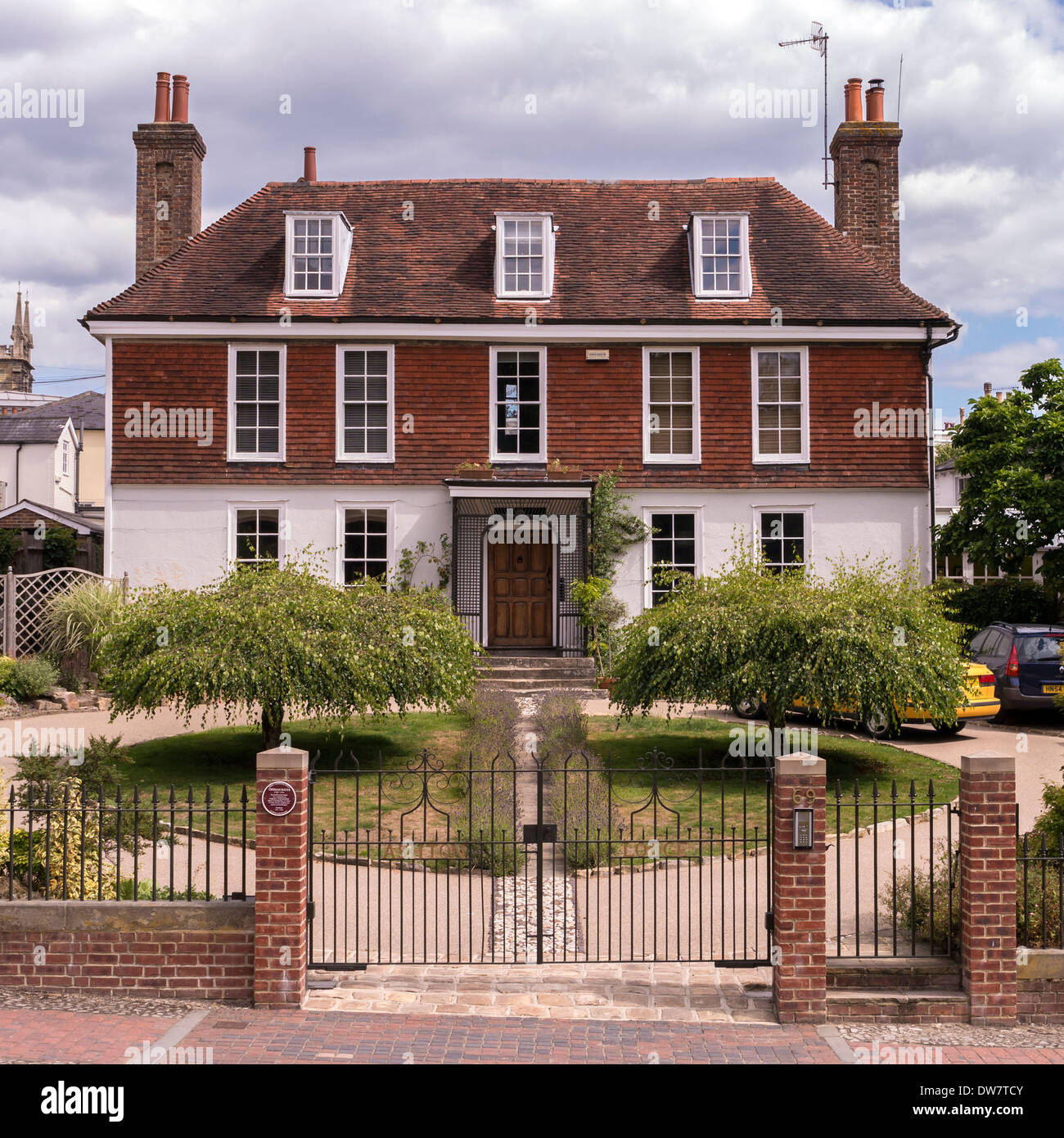 Ashton Lodge, Old traditional hung clay tiled house, Thomas Bayes House, Royal Tunbridge Wells, Kent, England Stock Photo