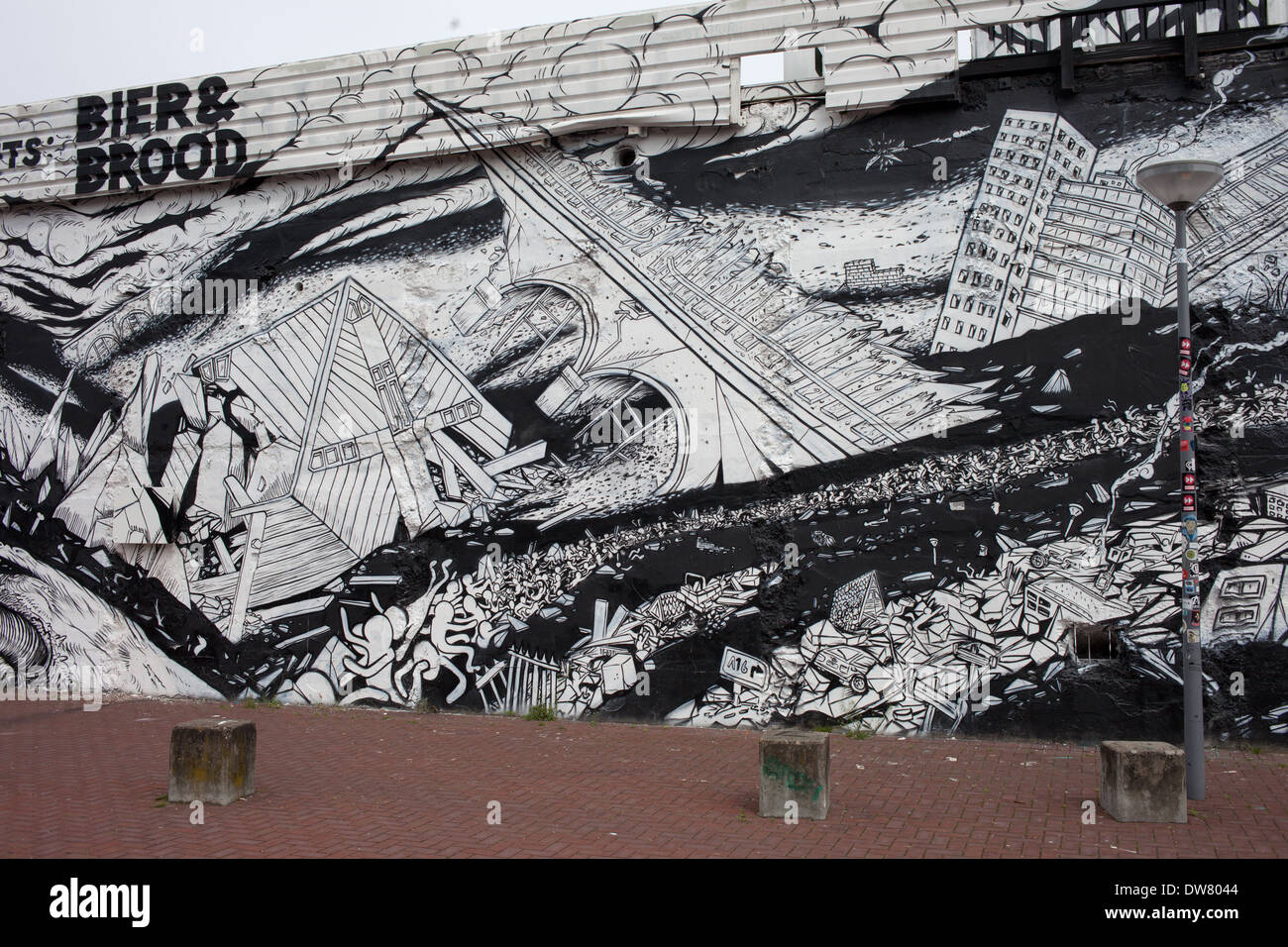 Clash of the Titans by Bier and Brood, apocalyptic massive mural on a building wall in Rotterdam, Holland, Netherlands. Stock Photo