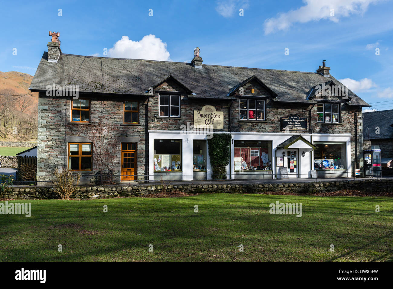 Shop and café at Chapel Stile in the Lake District Stock Photo