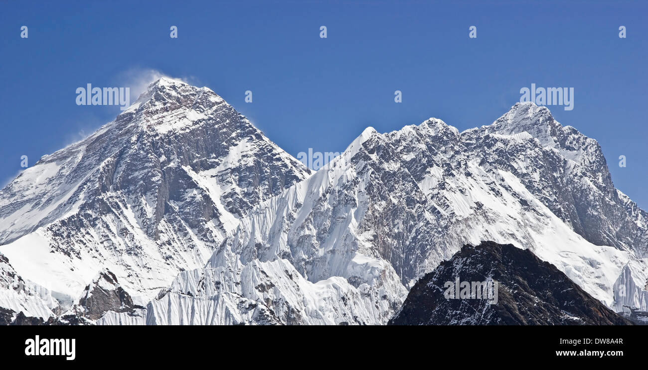 Top of mount everest hi-res stock photography and images - Alamy