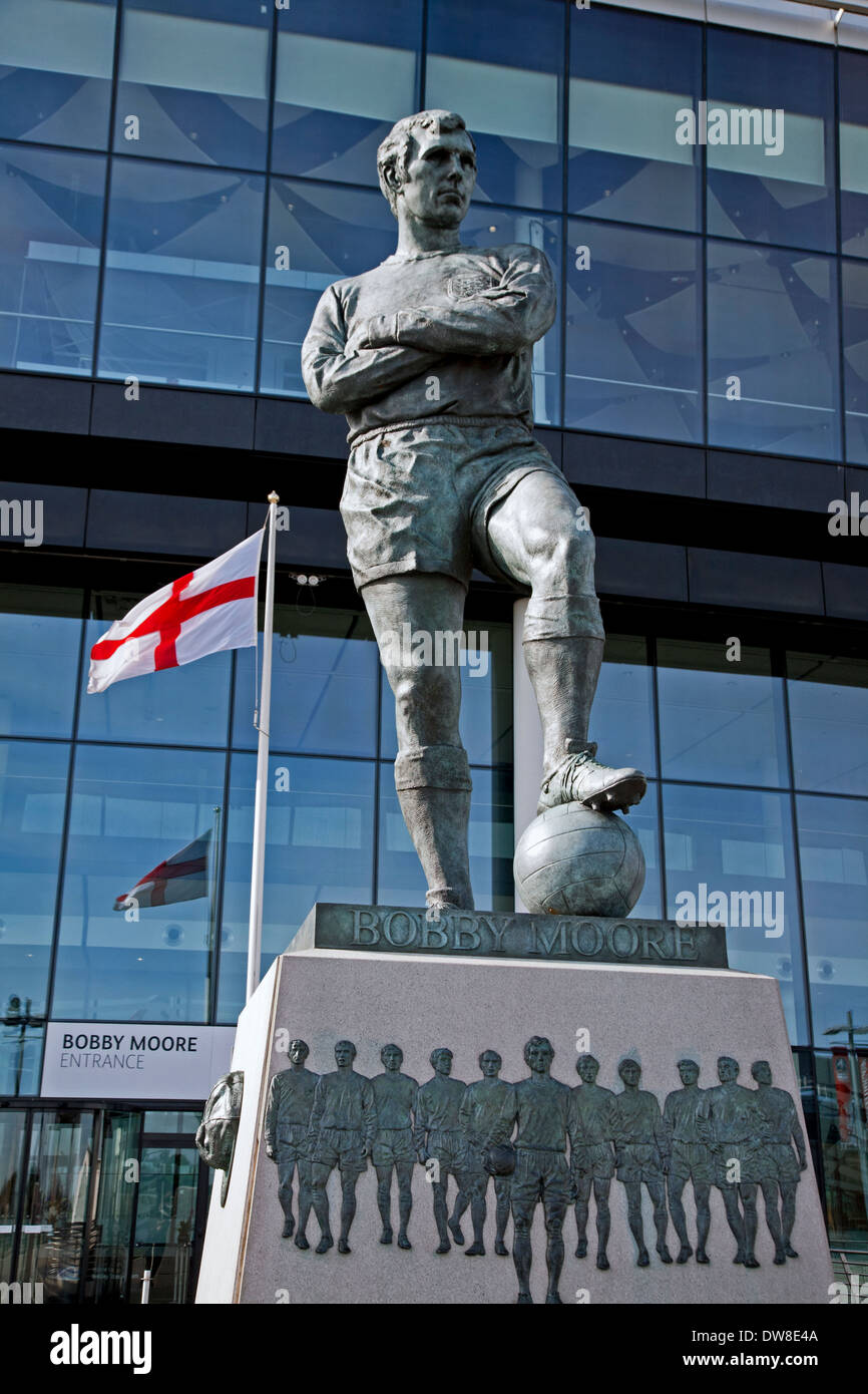 Bobby moore statue at wembley stadium hires stock photography and
