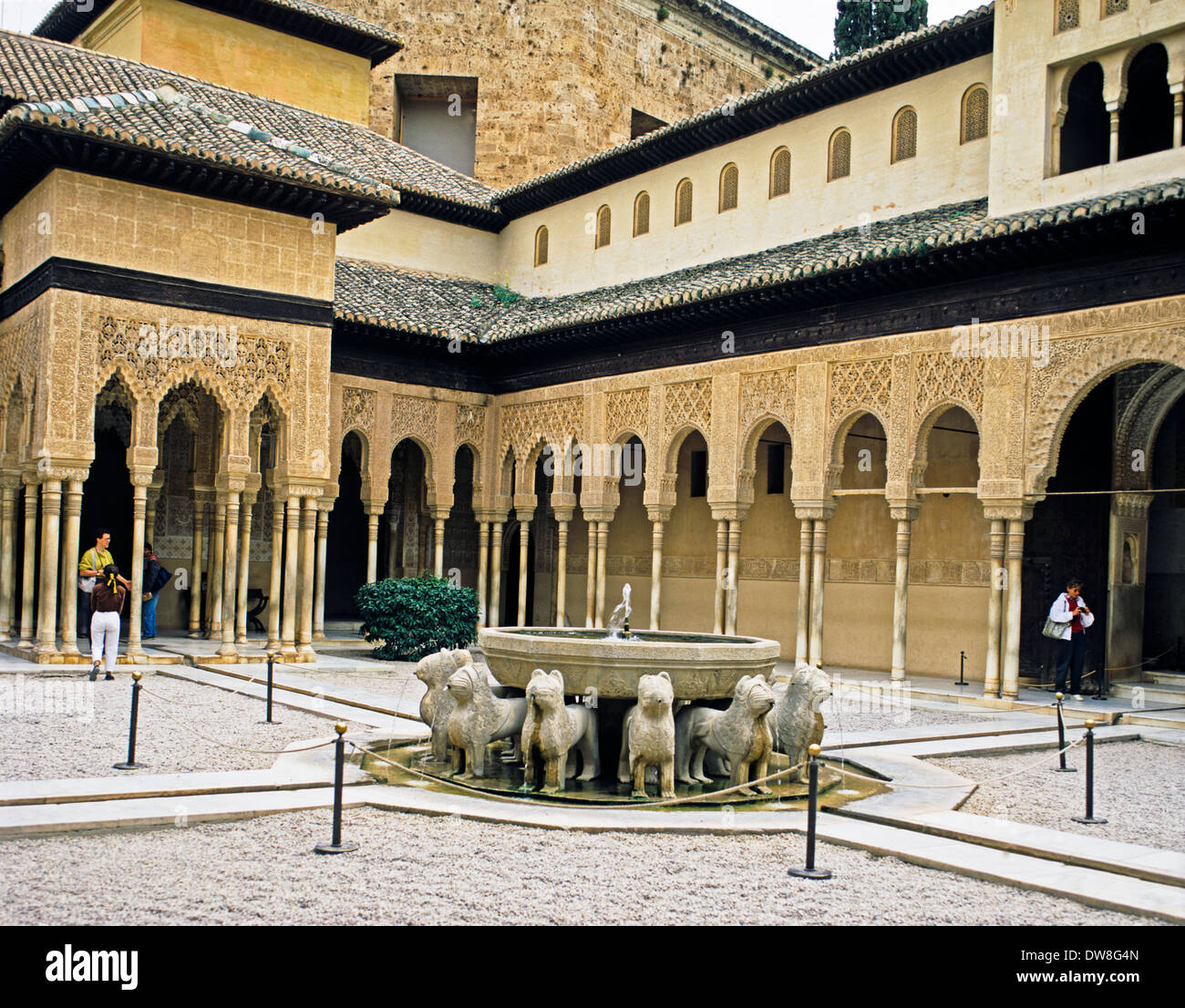 Top 98+ Images what is the name of the palace and fortress complex in granada spain Excellent