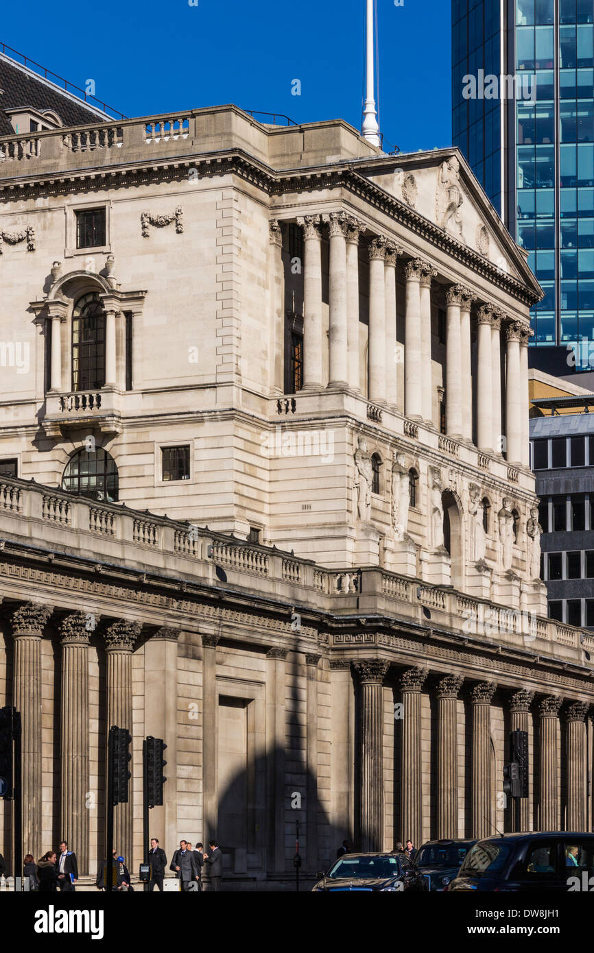 Bank of england banknotes hi-res stock photography and images - Alamy