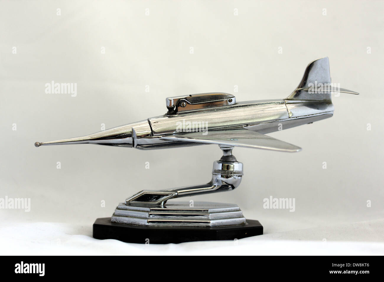 1950s jet airplane table cigarette lighter Stock Photo - Alamy