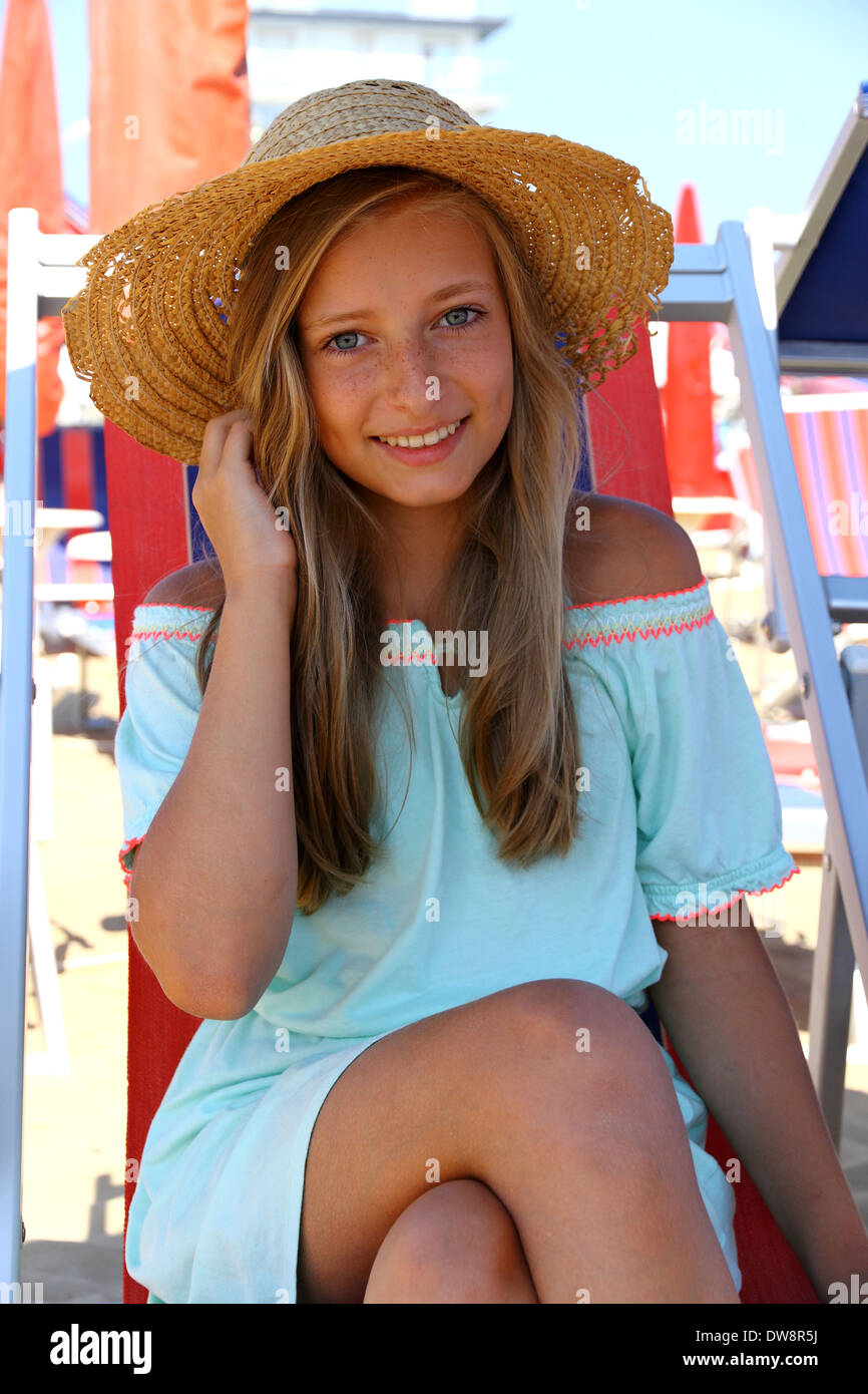Sunbathing with hat on hires stock photography and images Alamy